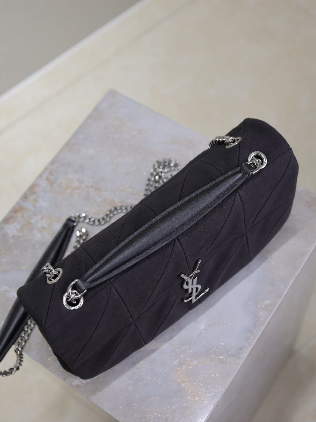 Y51 Jamie Medium 25x15x7.5cm