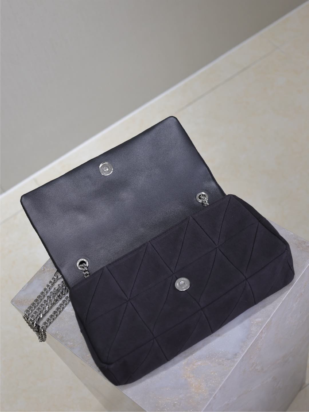 Y51 Jamie Medium 25x15x7.5cm