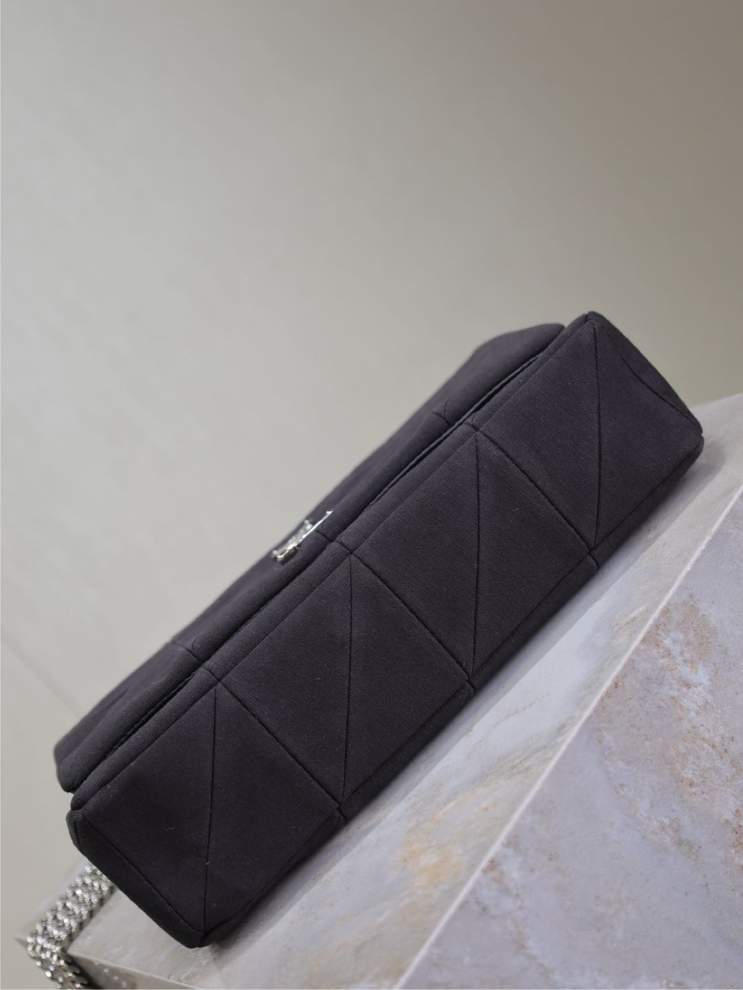 Y51 Jamie Medium 25x15x7.5cm