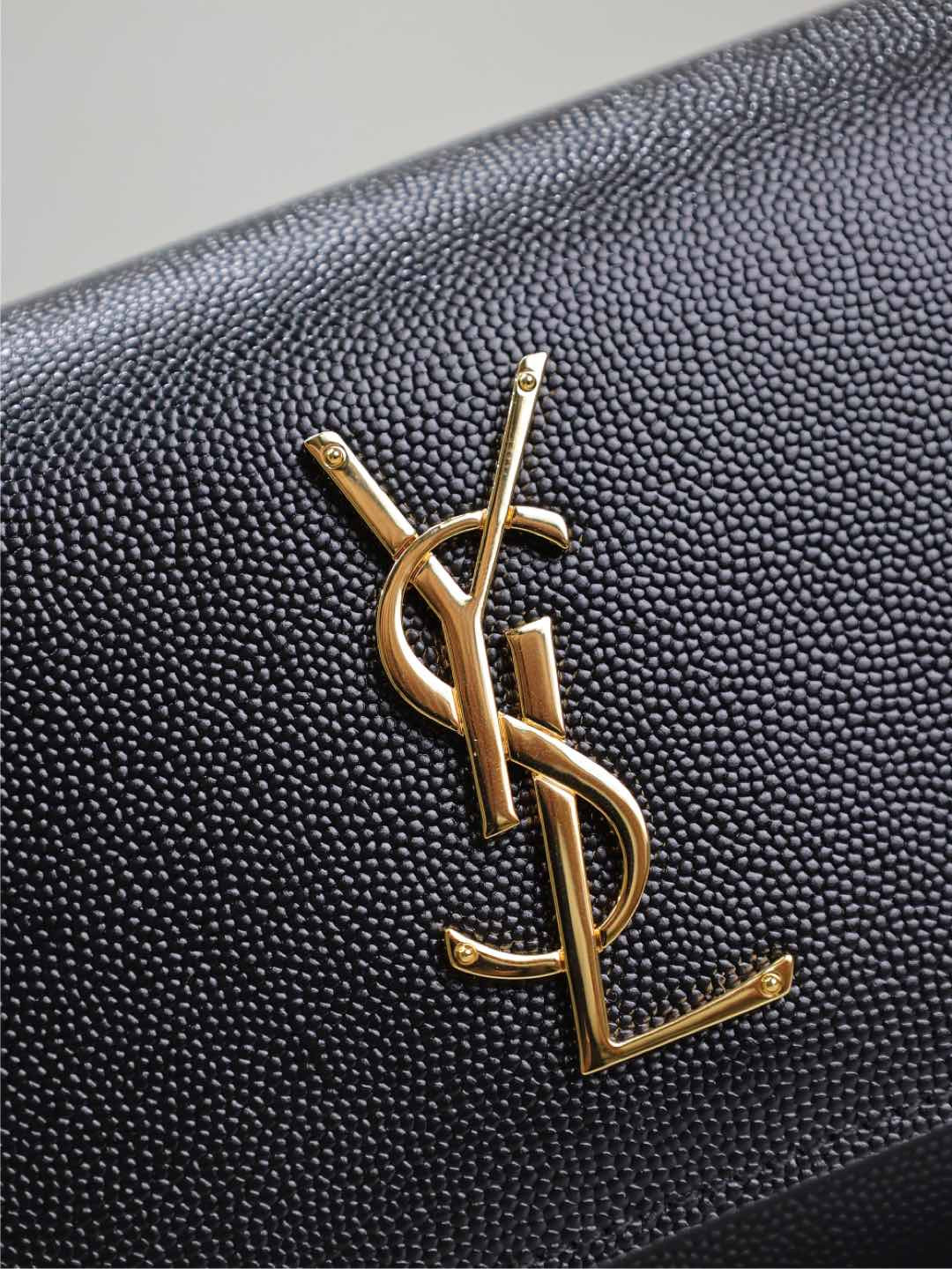 Y51 kate belt bag in grain de poudre-embossed leather 18x12x4.5cm