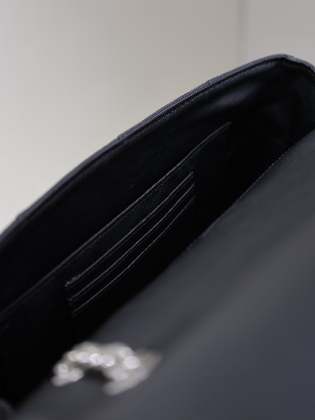 Y51 Jamie Medium 25x15x7.5cm