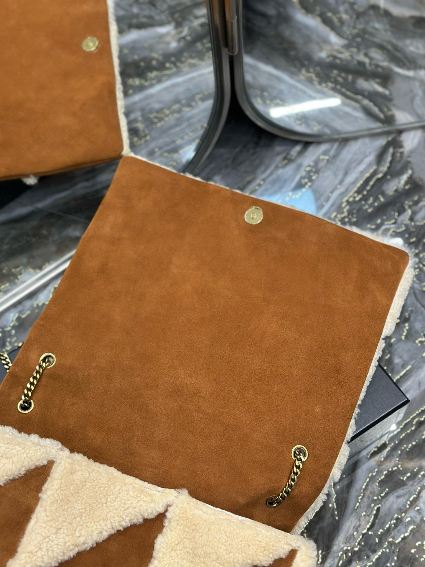 Y51 Jamie Large in Suede and Shearling 38×26×12cm