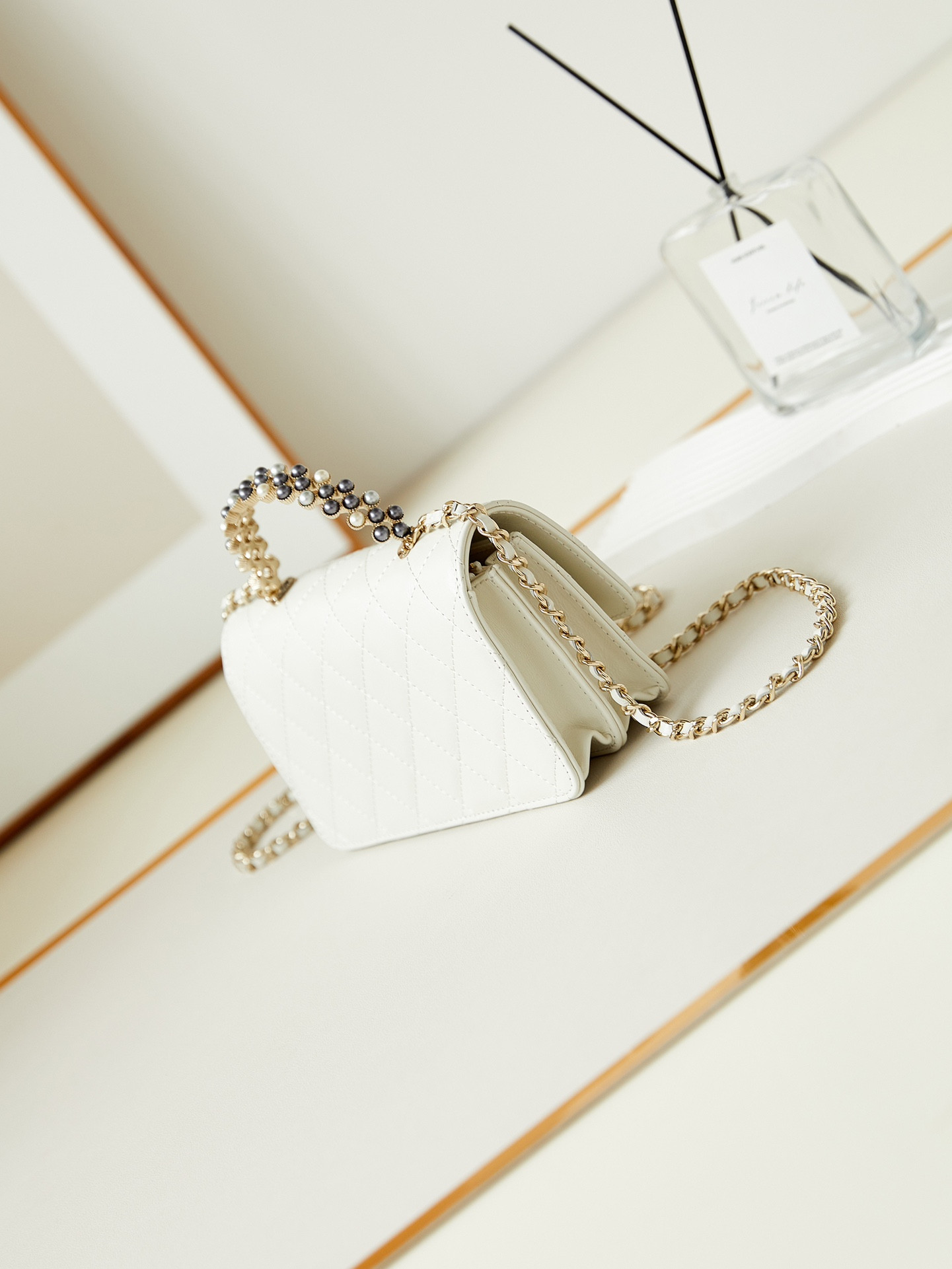 Ch**el 24P woc CLASSIC WALLET ON CHAIN 11x18.5x6cm