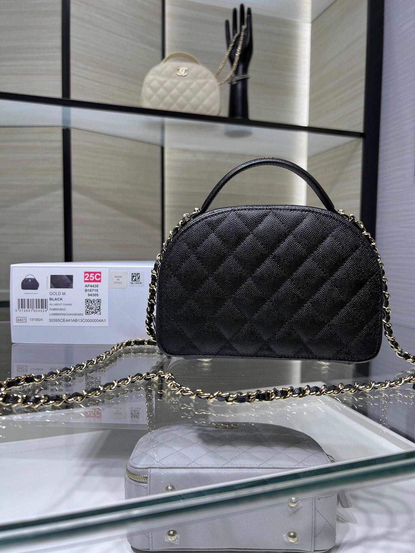 Ch**el 25C Chain shell bag 18X16X6cm