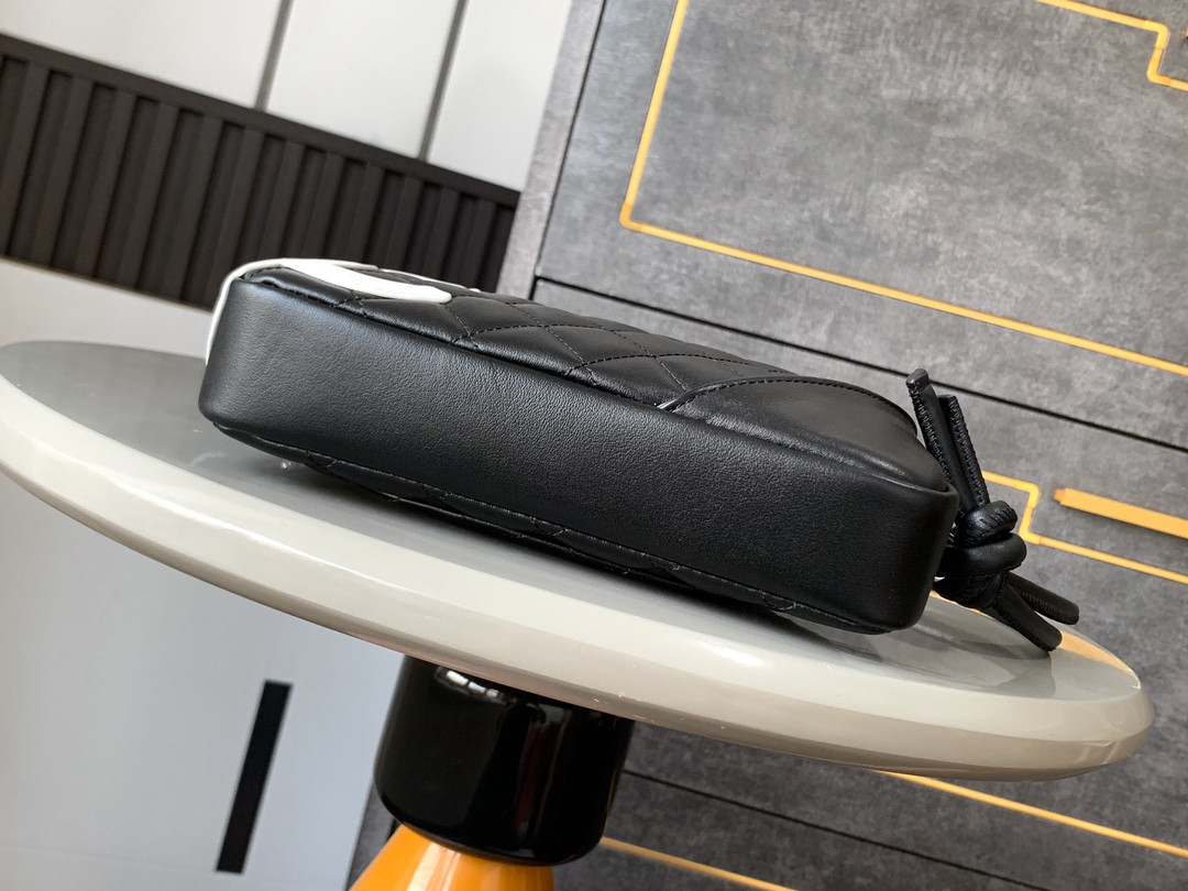 Ch**el Cambon Hobo Bag 20x12x3cm