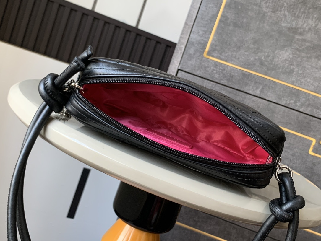 Ch**el Cambon Hobo Bag 20x12x3cm