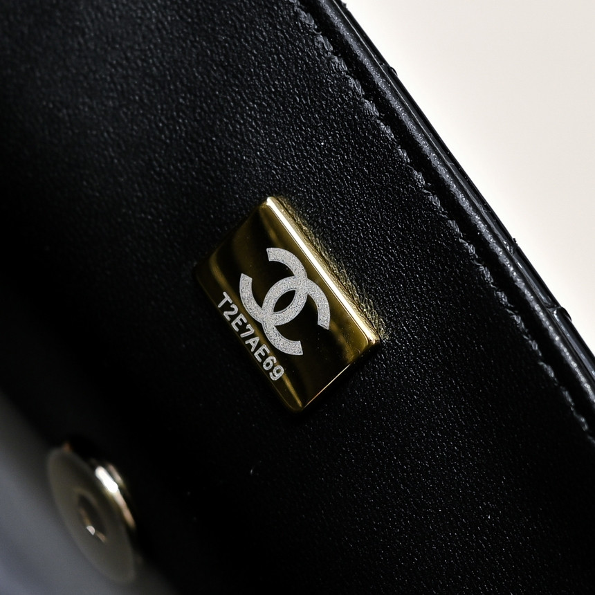 Ch**el Mini Classic Handbag With Top Handle 20x12x6cm