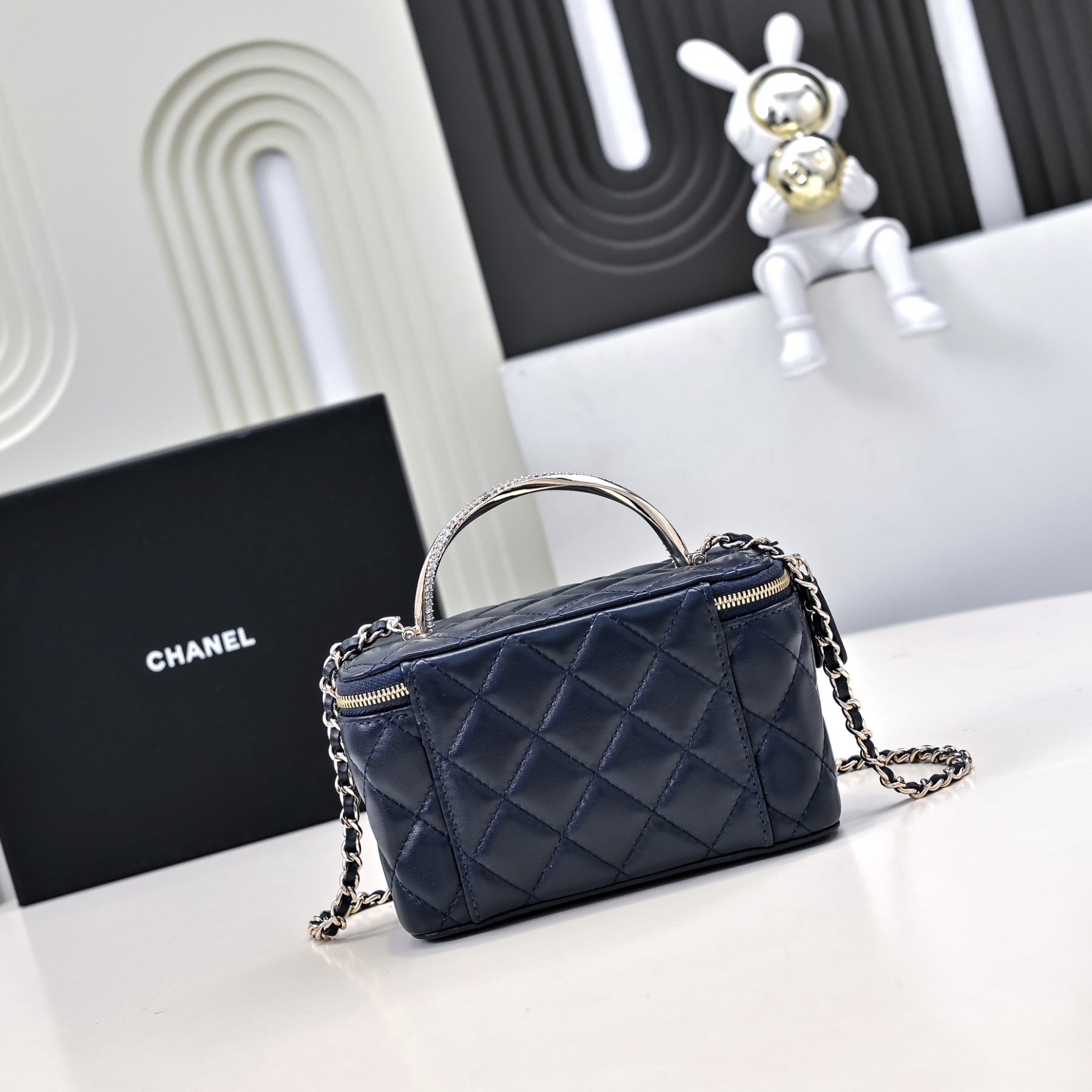 Ch**el Clutch With Chain 17cm