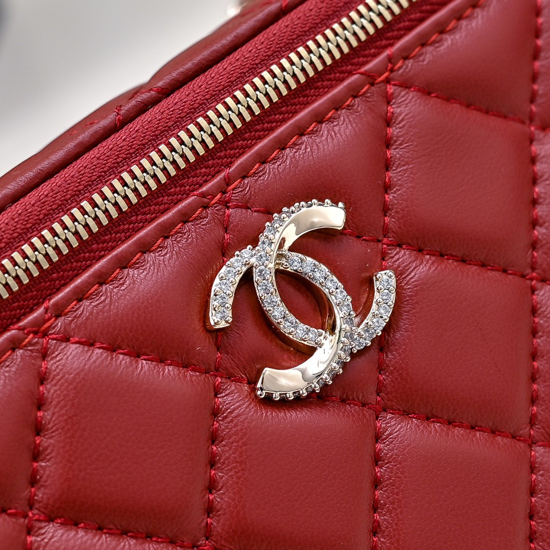 Ch**el Clutch With Chain 17cm