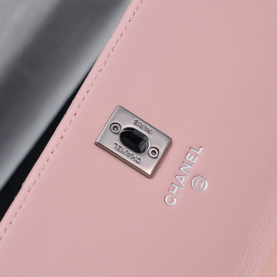 Ch**el Clutch With Chain 18.5x11x6cm