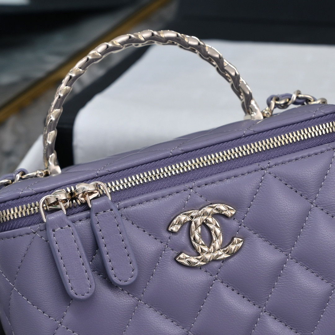 Ch**el Clutch With Chain 10x16x8cm