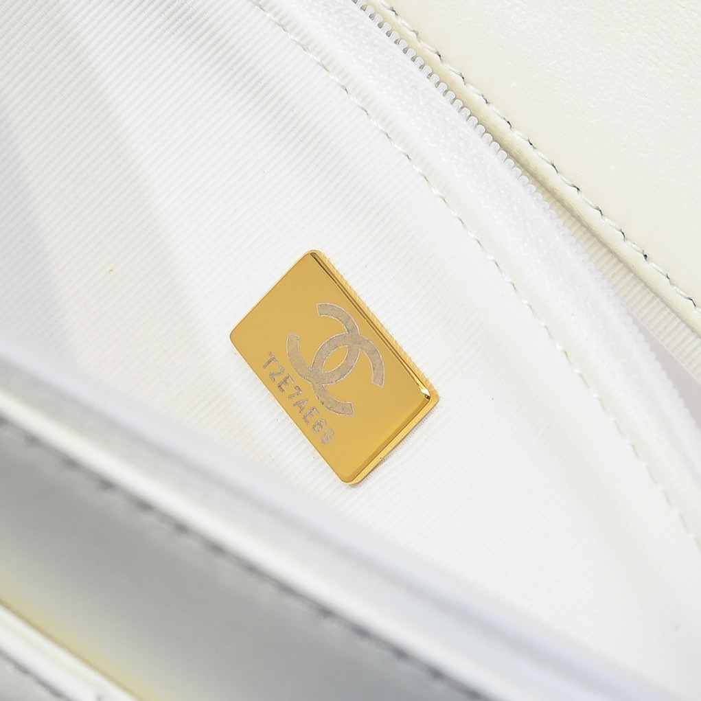 Ch**el Clutch With Chain 19cm