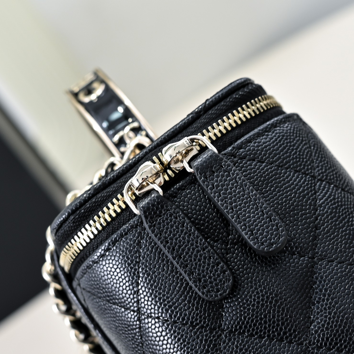 Ch**el Clutch With Chain 10x16x8cm