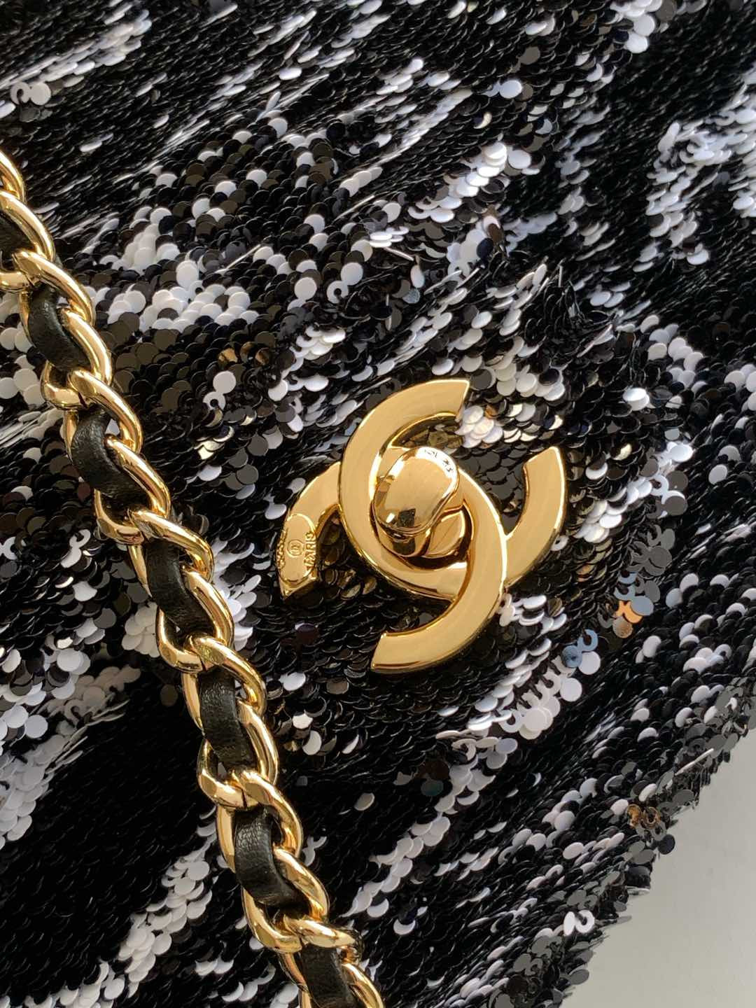 Ch**el Flap Bag 14x21x8cm