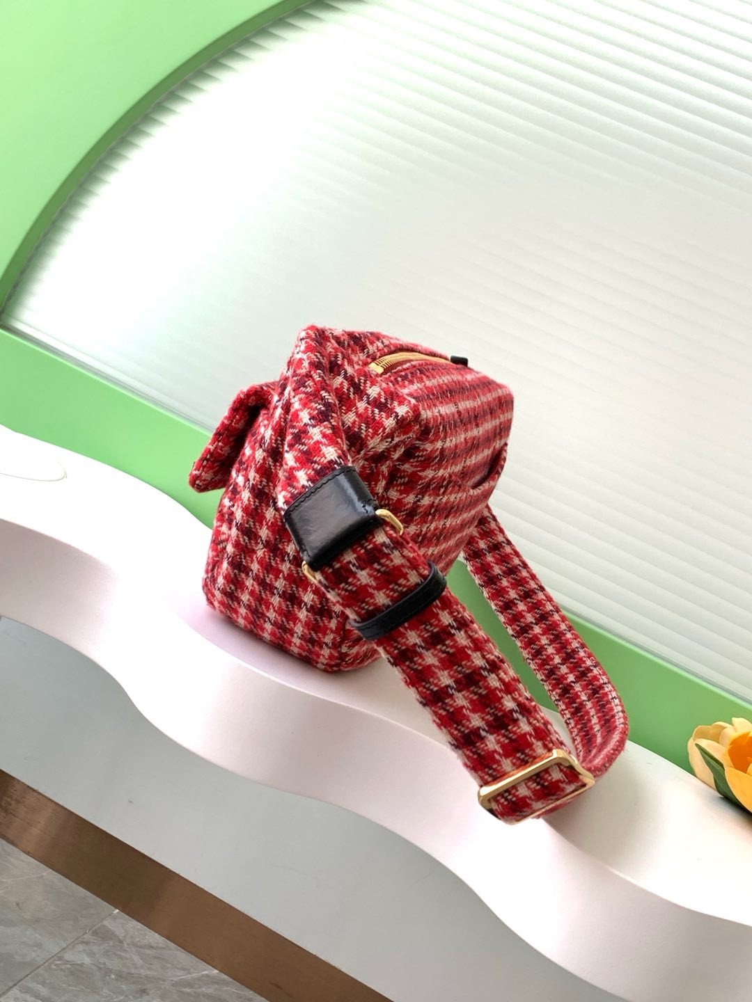 Ch**el Large Hobo Bag 18x30x8cm