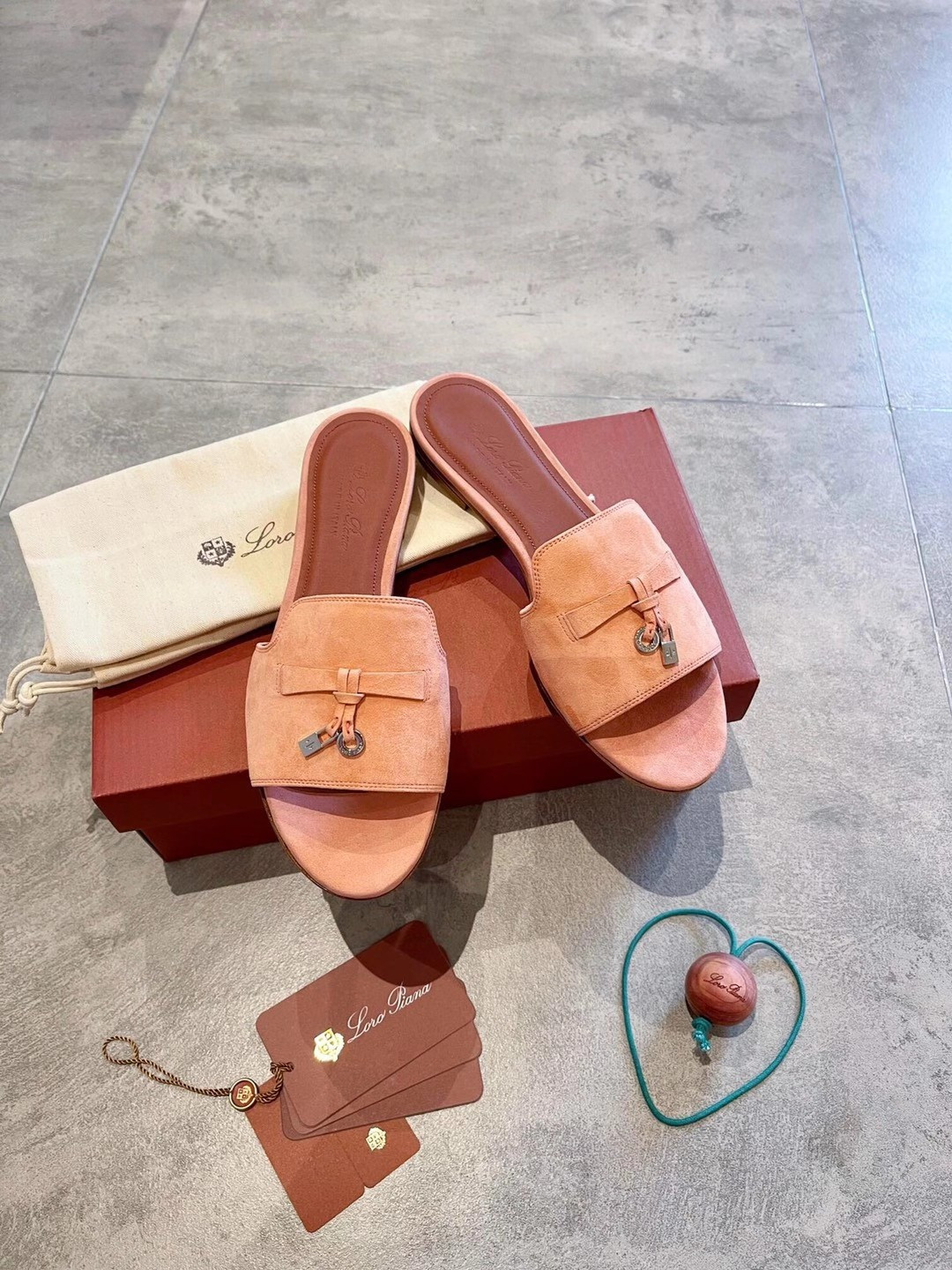 UA L0r0 P1ana Summer Charms Sandal