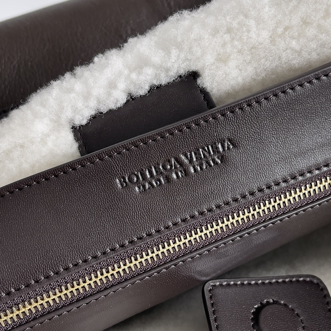 B0tt*ga Ven*ta Medium Andiamo 32x24x12cm