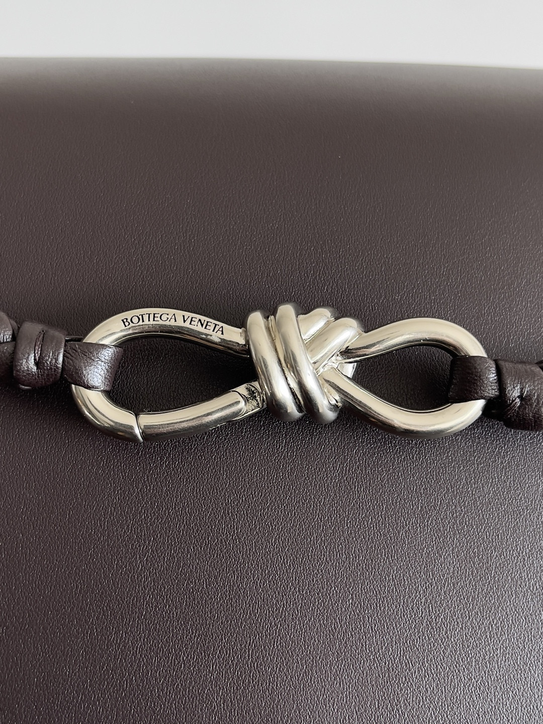 B0tt*ga Ven*ta Large Andiamo Messenger 43x32x20cm