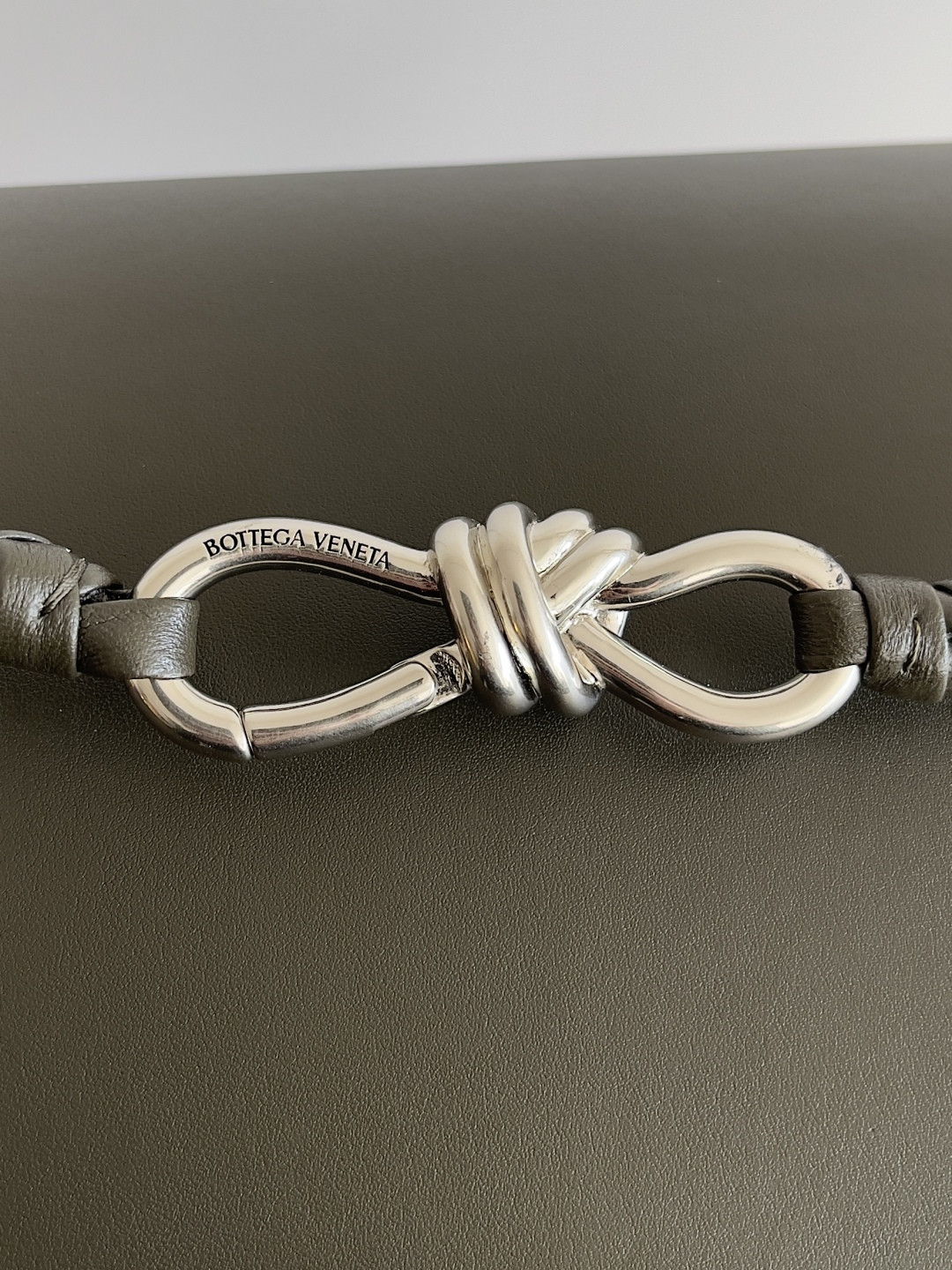 B0tt*ga Ven*ta Large Andiamo Messenger 43x32x20cm