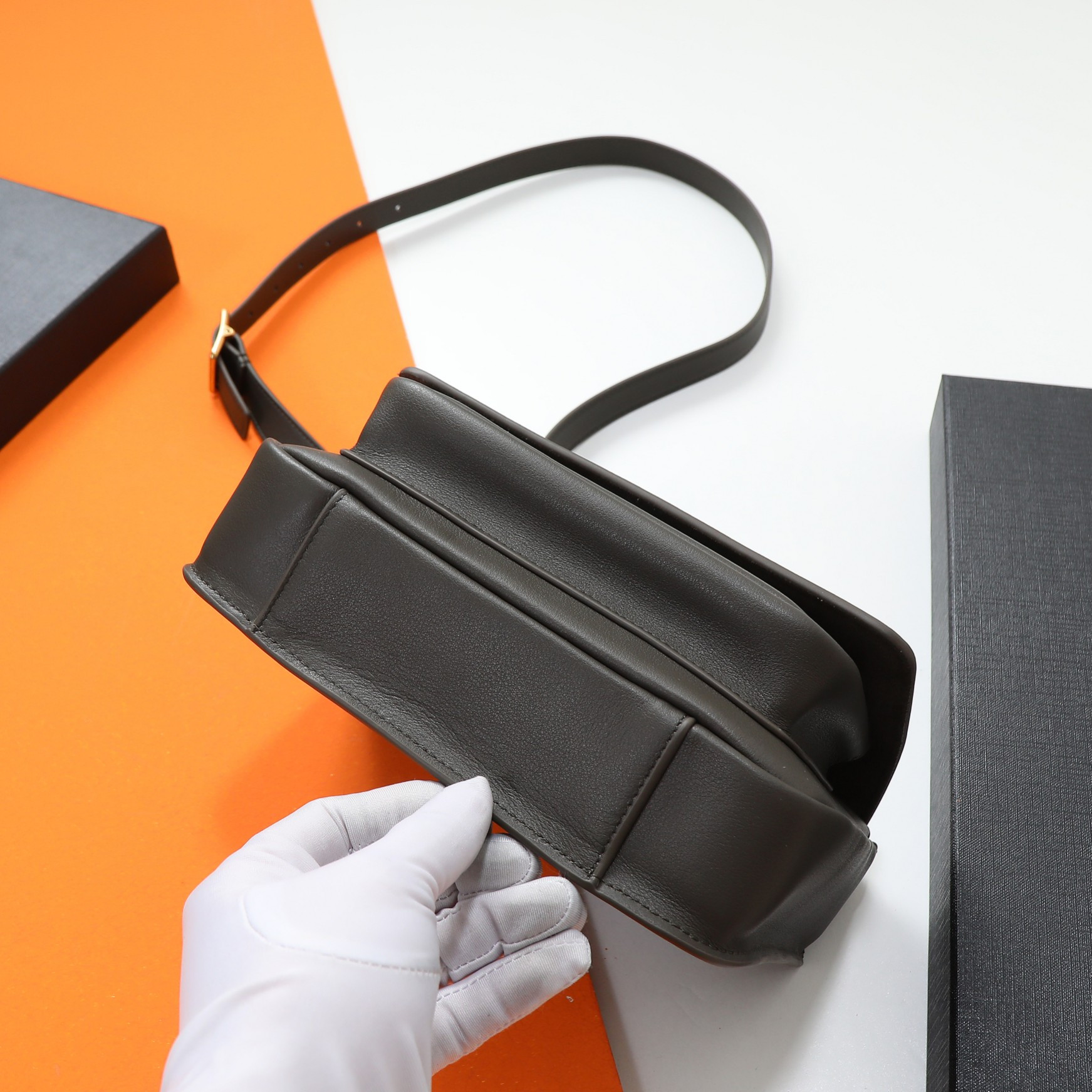 Y51 niki satchel in leather 21.5x16x9cm