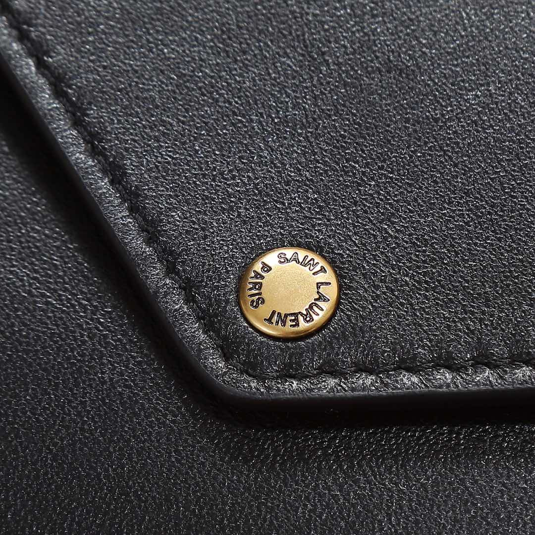 Y51 LOULOU medium in MATELASSÉ lambskin 29x17x8cm