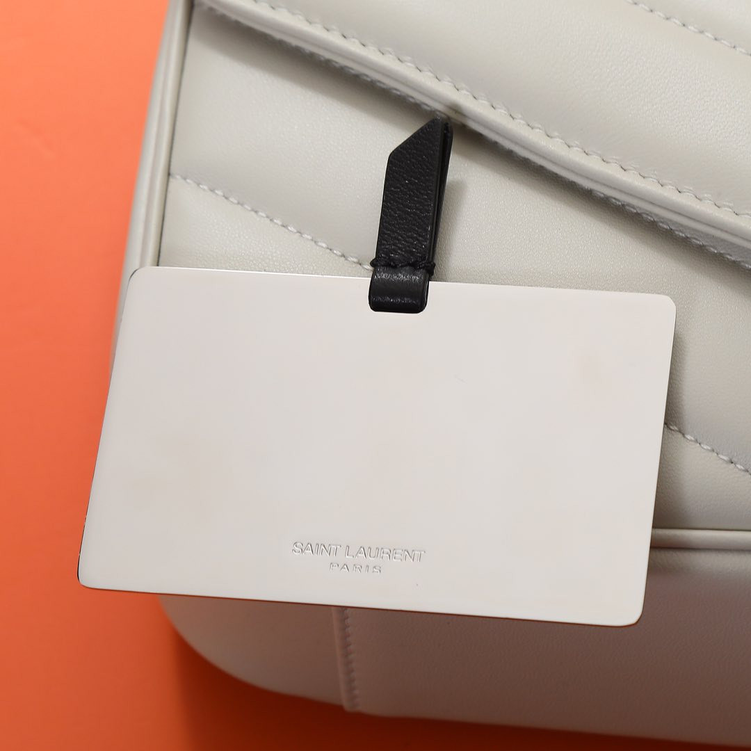 Y51 LOULOU small in MATELASSÉ lambskin 24x14x6cm