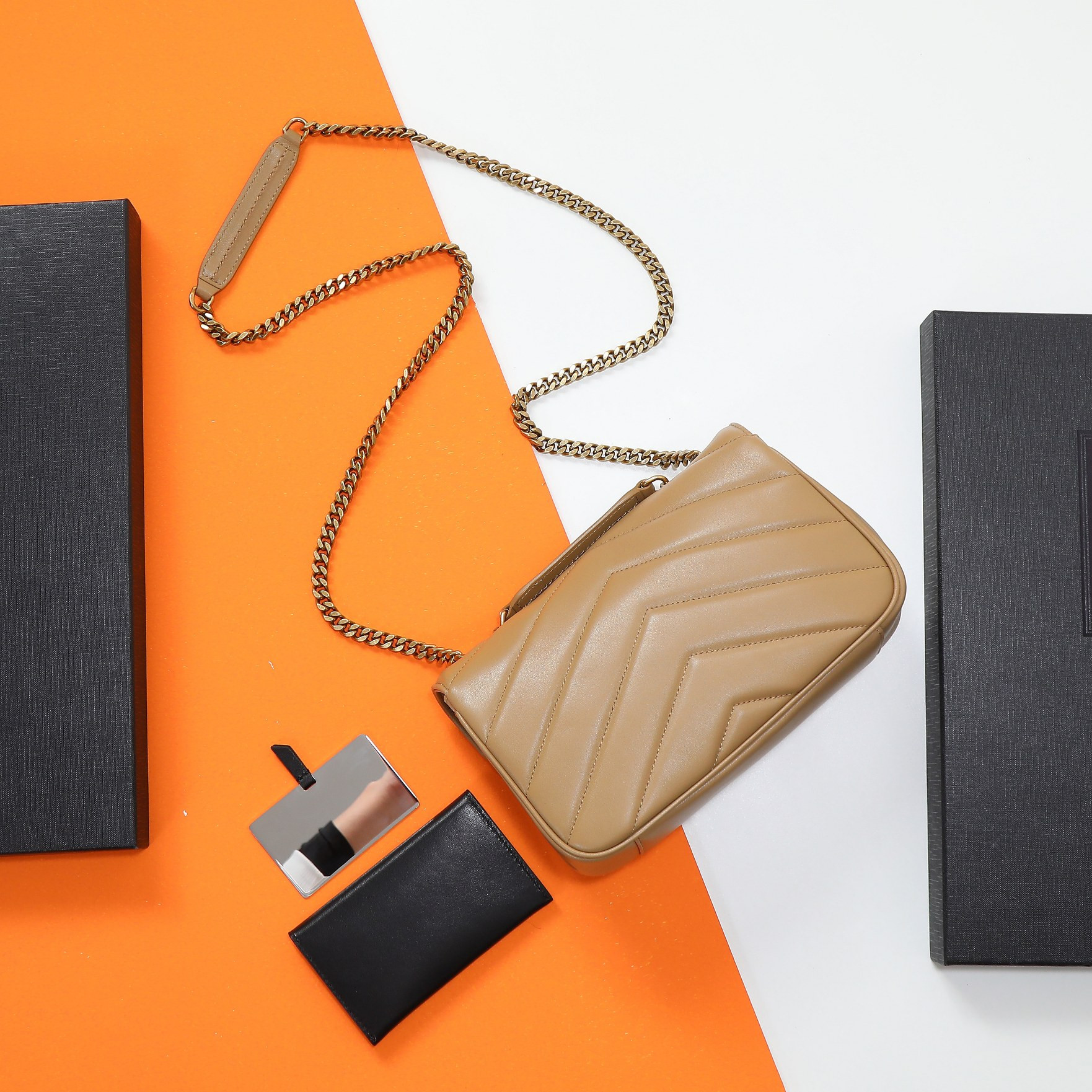 Y51 LOULOU small in MATELASSÉ lambskin 24x14x6cm