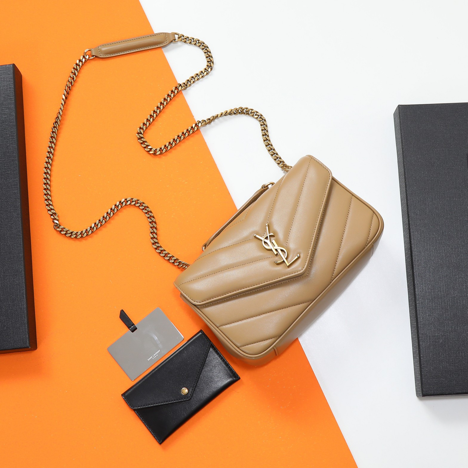 Y51 LOULOU small in MATELASSÉ lambskin 24x14x6cm