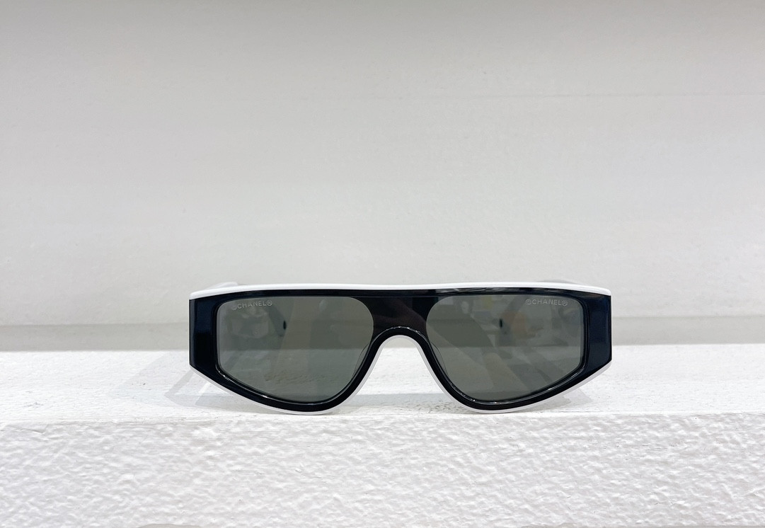 Ch**el Glasses EL6056