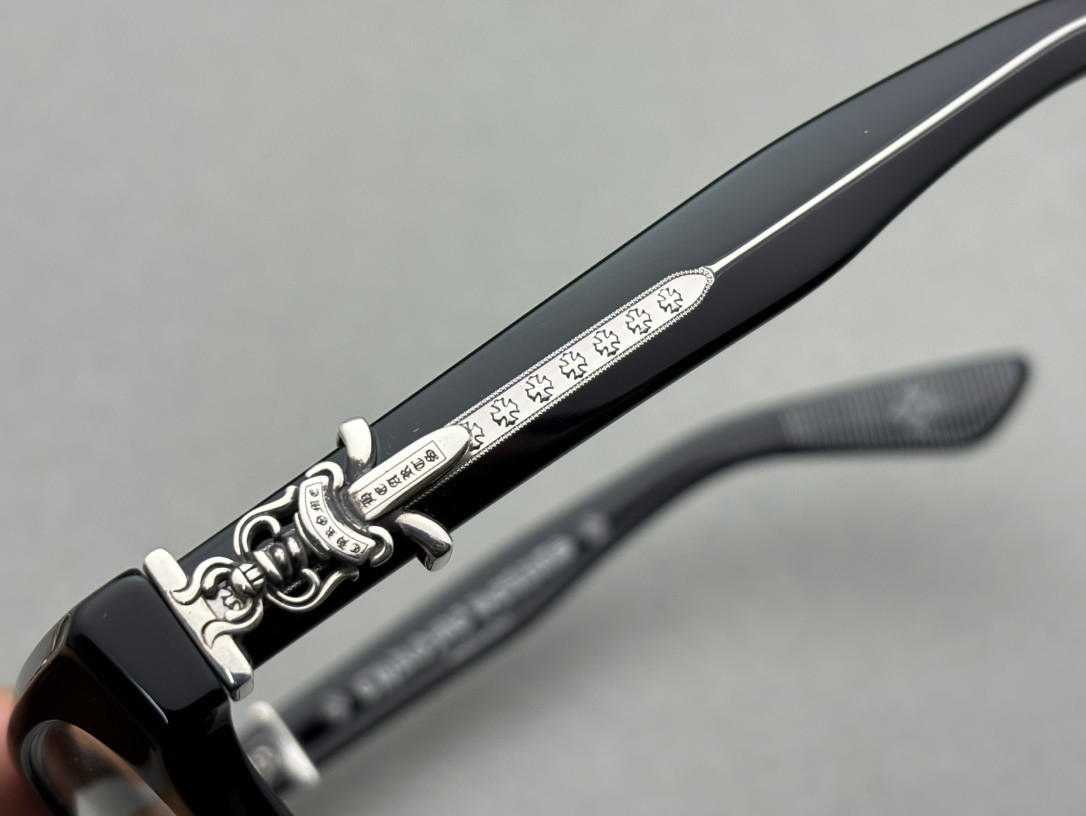 Ch*0me He**ts Glasses BK 54-19-152