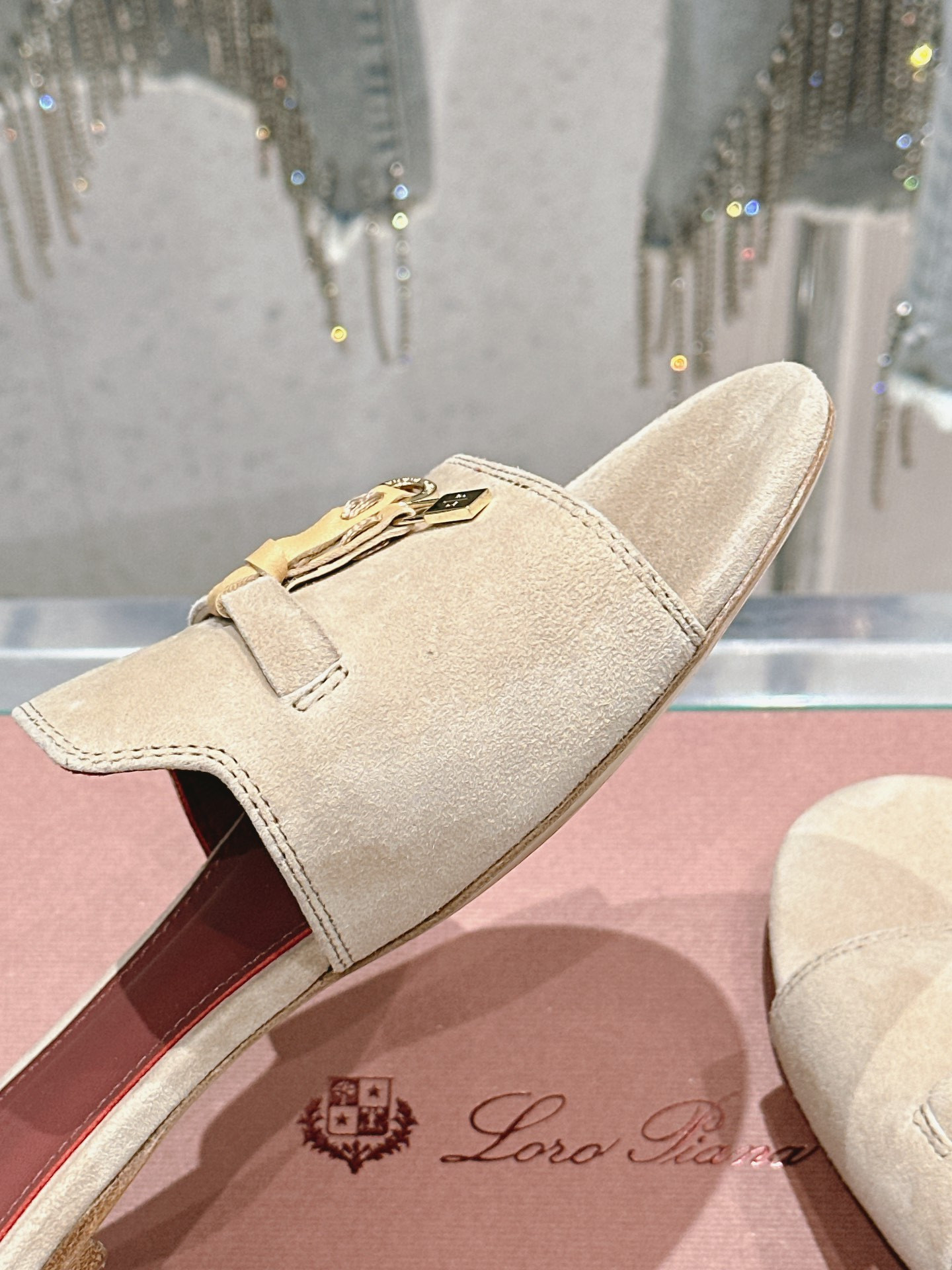 UA L0r0 P1ana Summer Charms Sandal