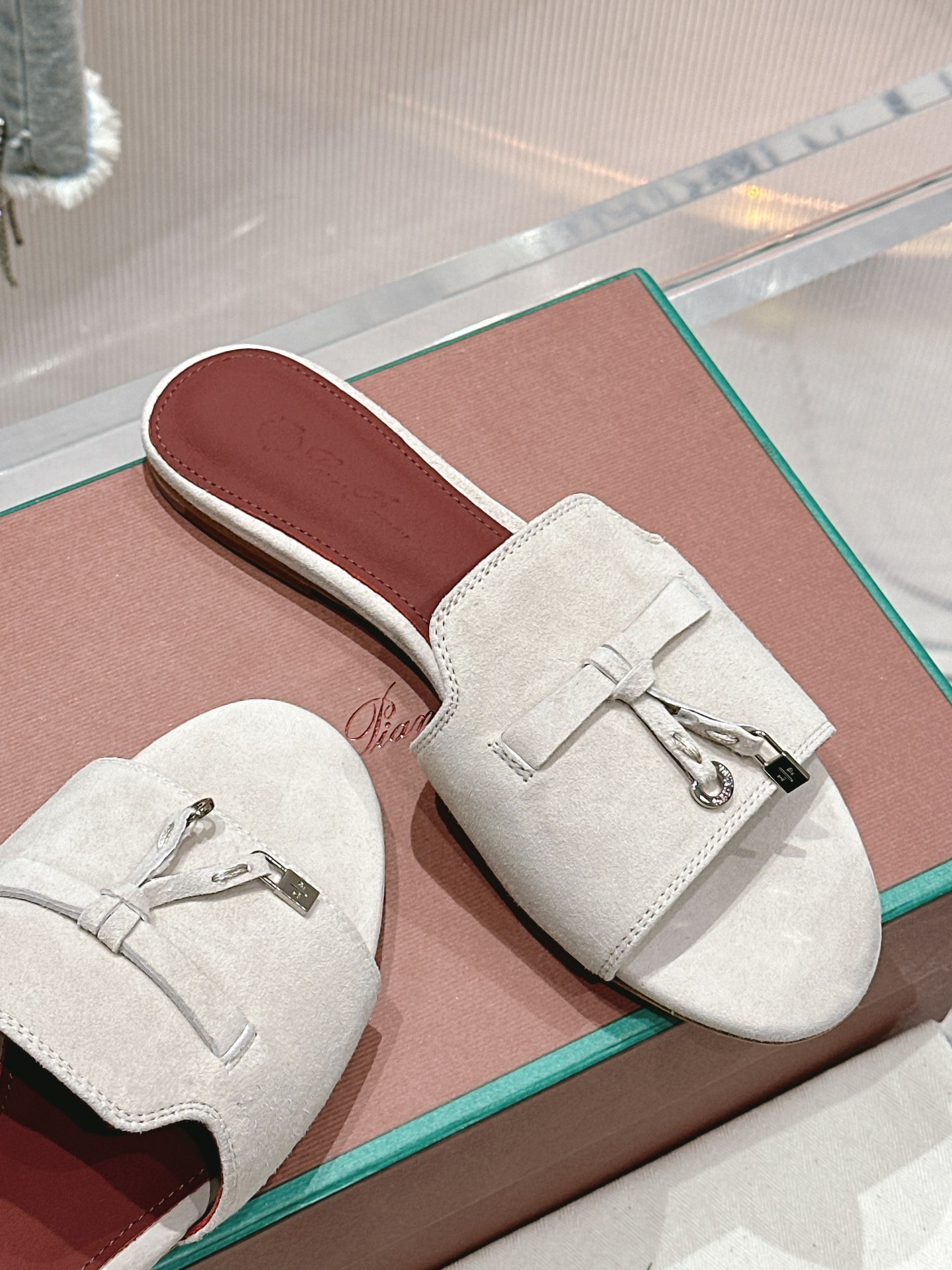 UA L0r0 P1ana Summer Charms Sandal