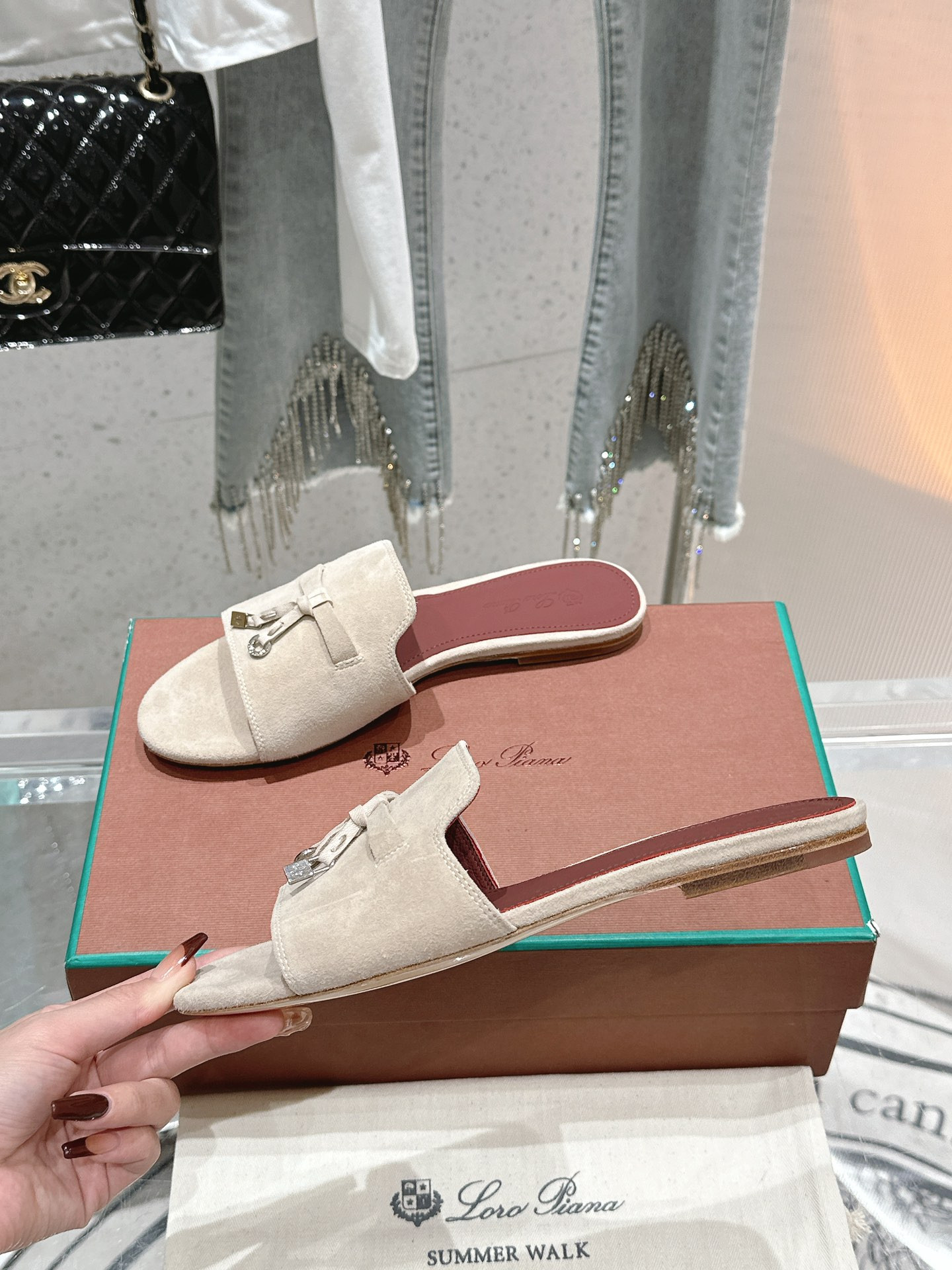 UA L0r0 P1ana Summer Charms Sandal