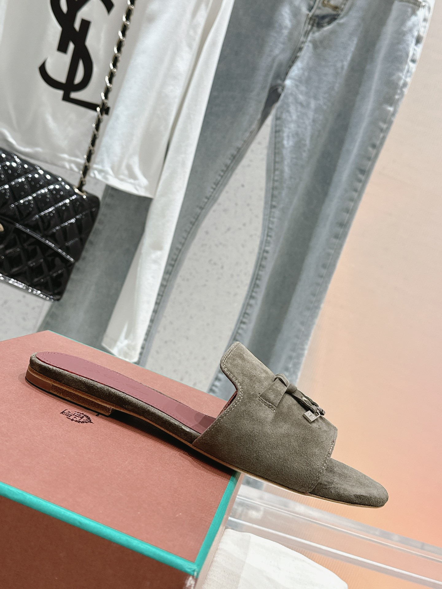 UA L0r0 P1ana Summer Charms Sandal