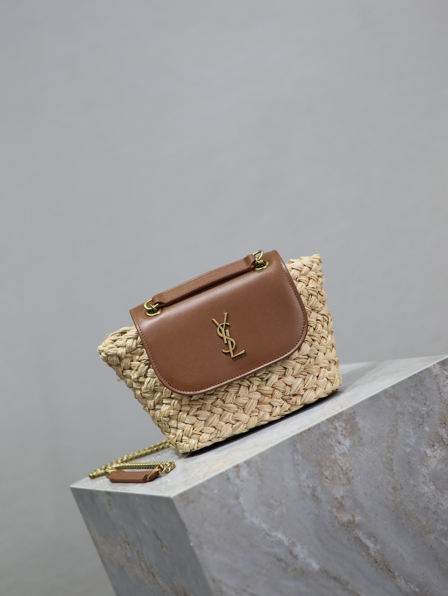 Y51 Mini manon (raffiaaged vegetable tanned leather) 774269 23x12x6cm