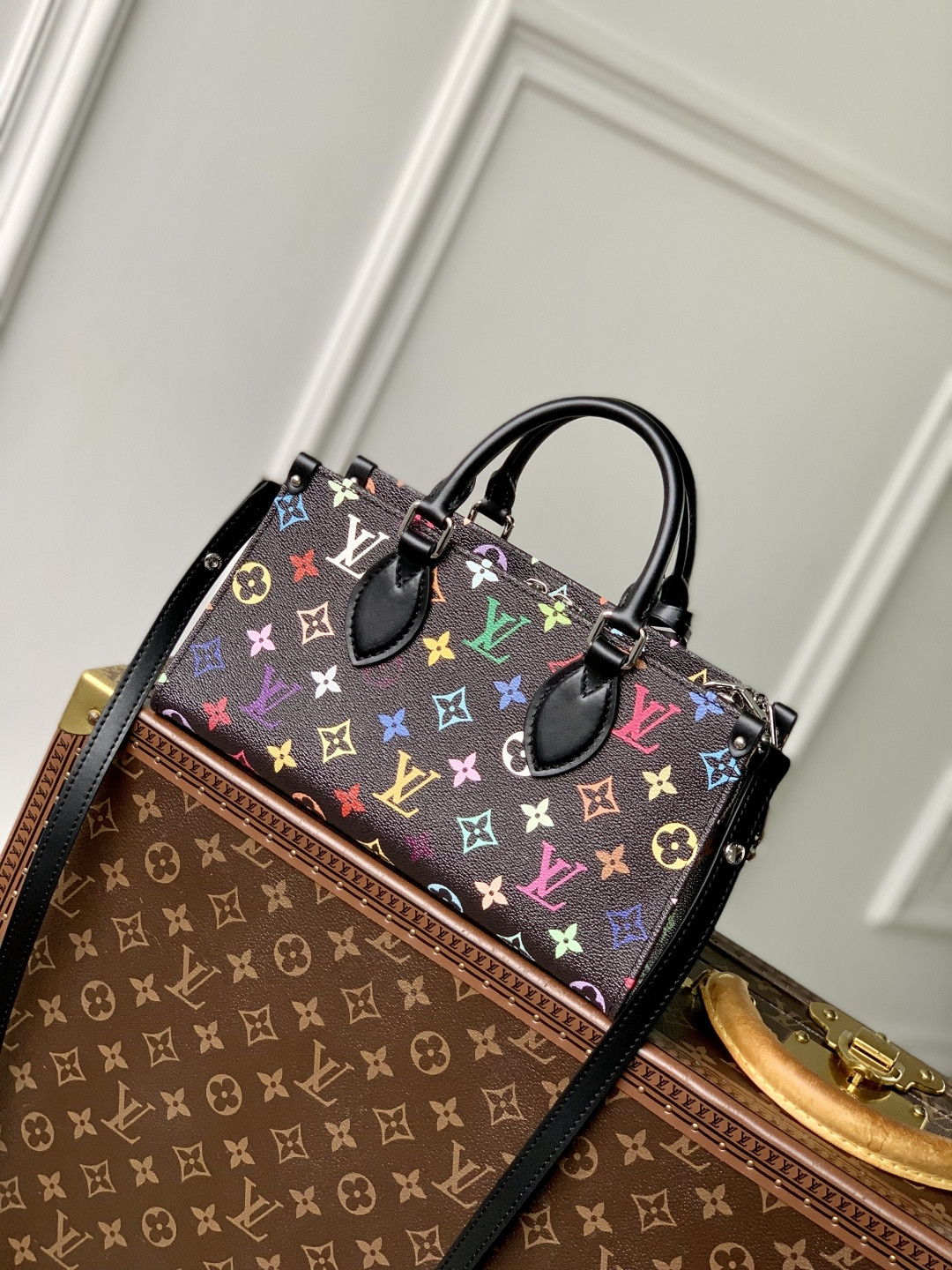 LV x TM OnTheGo East West Chain M13260 25x13x10cm
