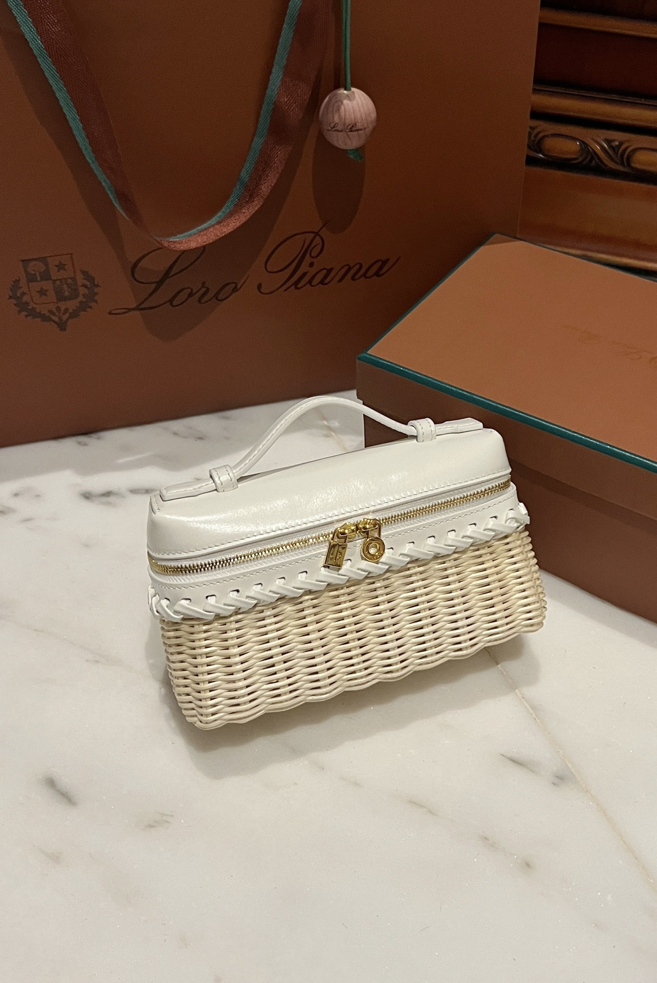 L0r0 P1ana Extra Pocket L19 Wicker Bag 19 x 11.5 x 7cm