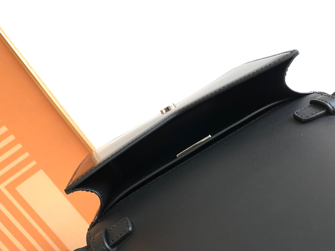 Pra*a Brushed Leather Shoulder Bag 17x 9.5x3.5cm