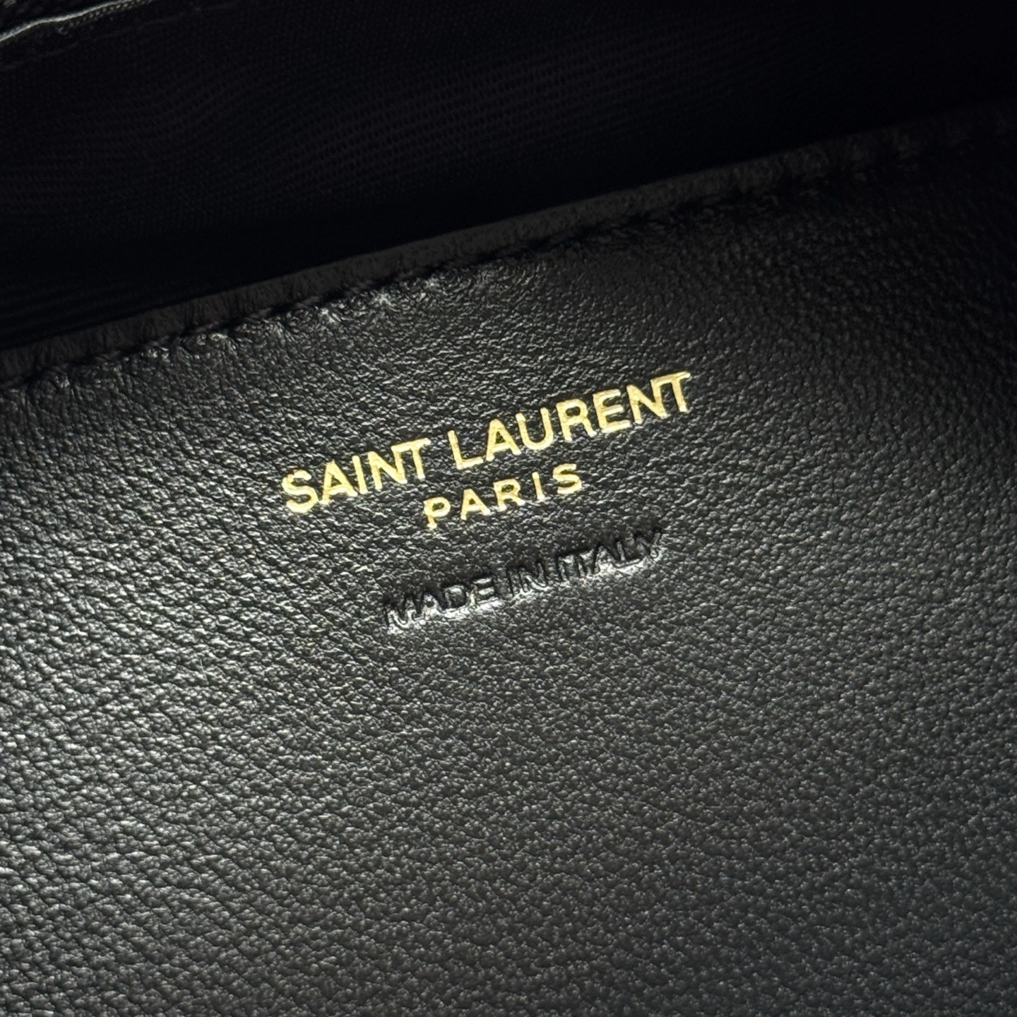 Y51 calypso mini hobo in plunged lambskin 20 X 12 X 5 cm