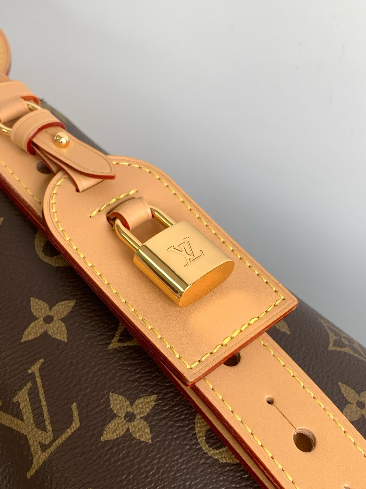 LV All In GM M12926 26 x 31 x 18 cm