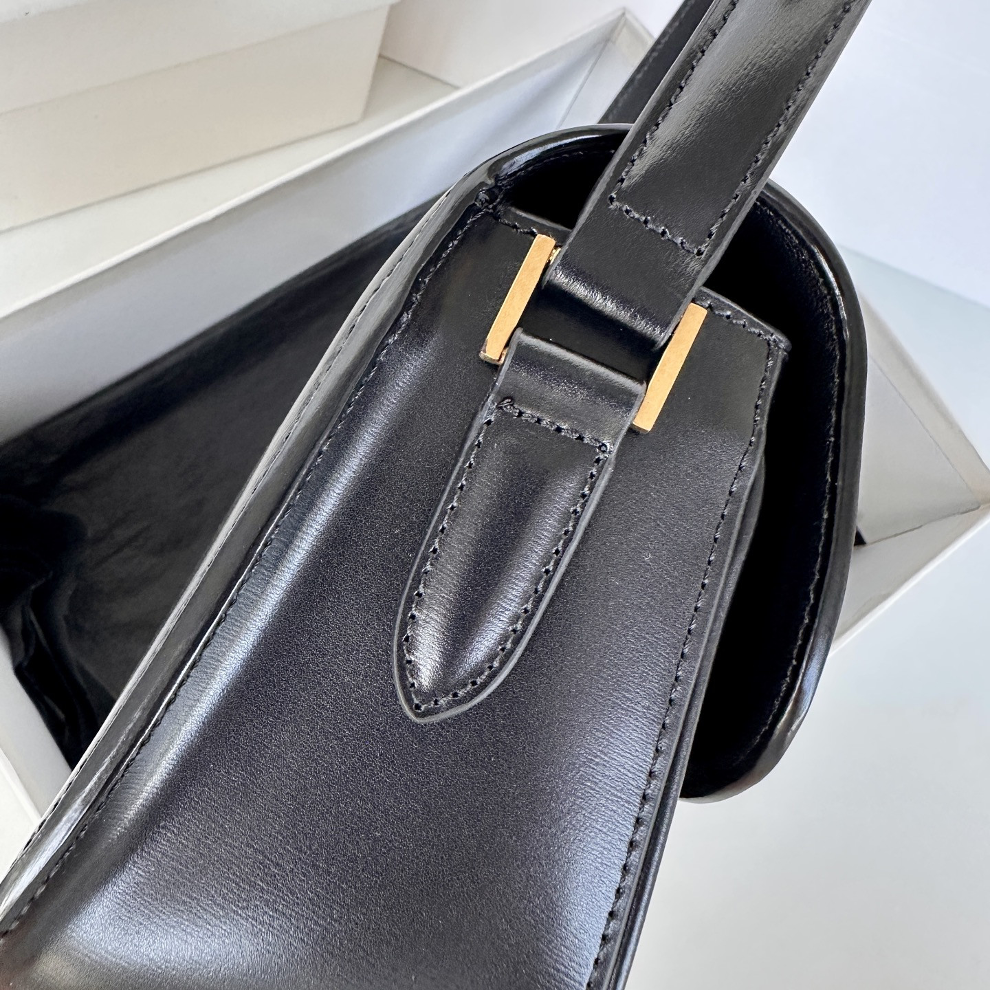 Y51 Solferino Medium 24.5 x 15 x 8.5 CM