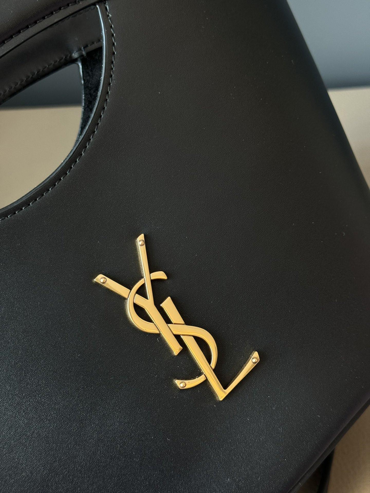 Y51 celia mini tote (smooth leather) 29x19.5x10cm