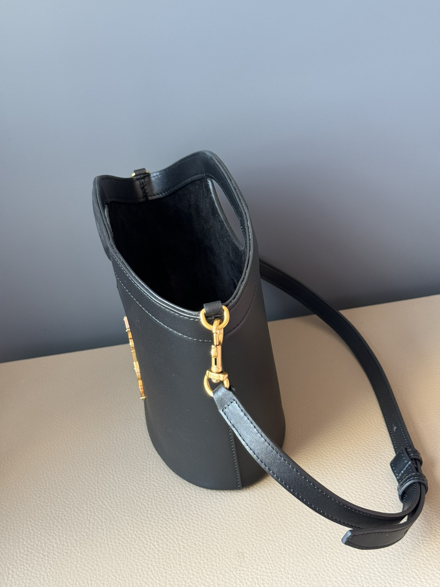 Y51 celia mini tote (smooth leather) 29x19.5x10cm