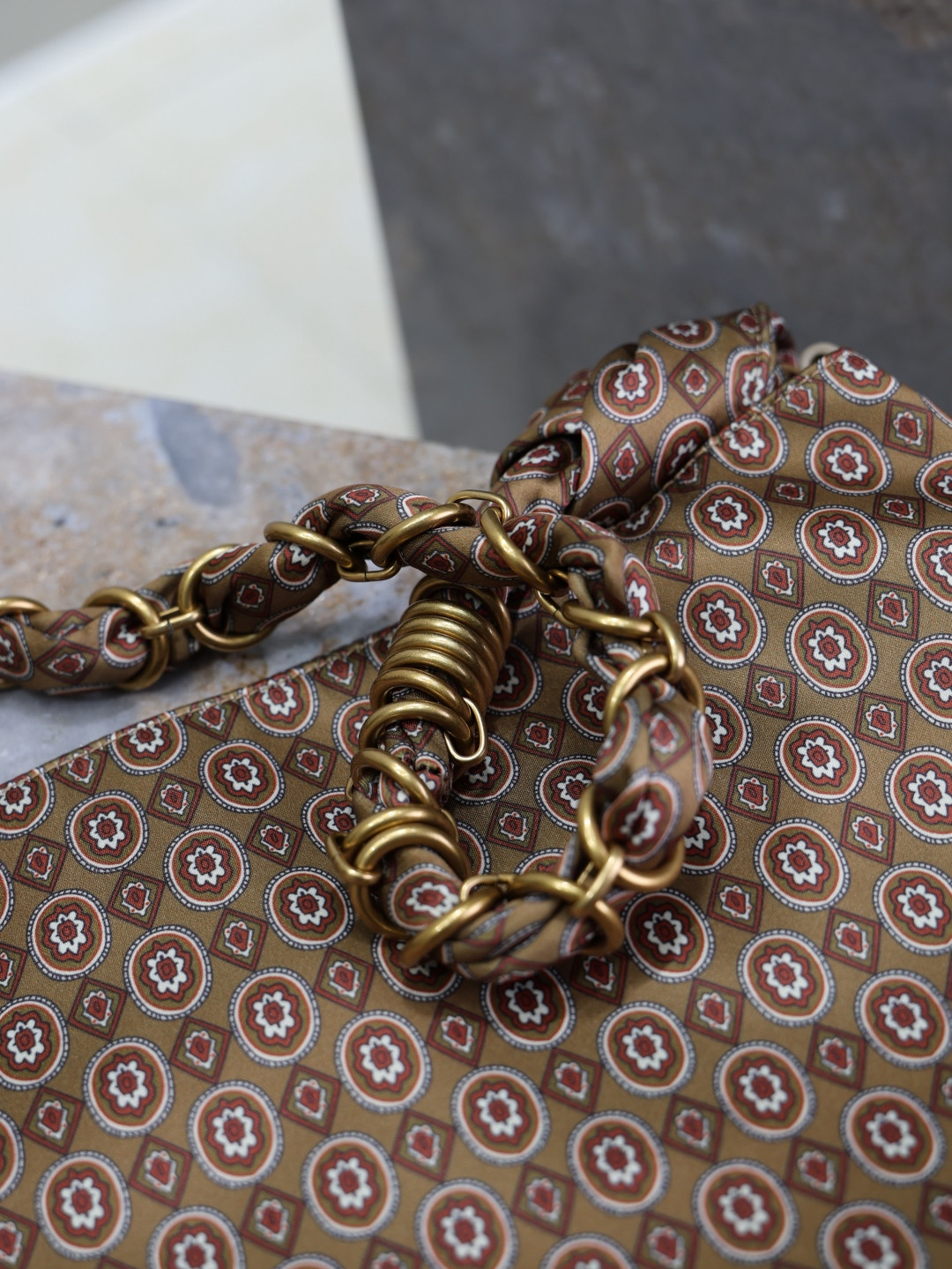 Y51 Amalia (Jacquard) 42x50x1cm