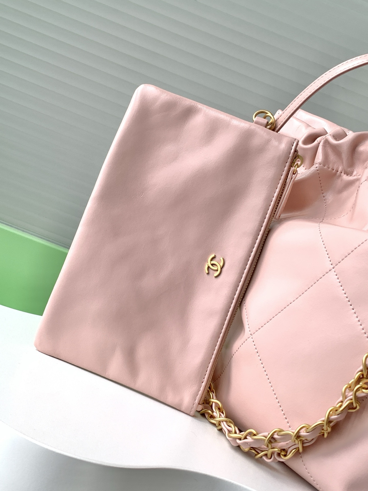 Ch**el 22 SMALL HANDBAG AS3260 35x37x7cm