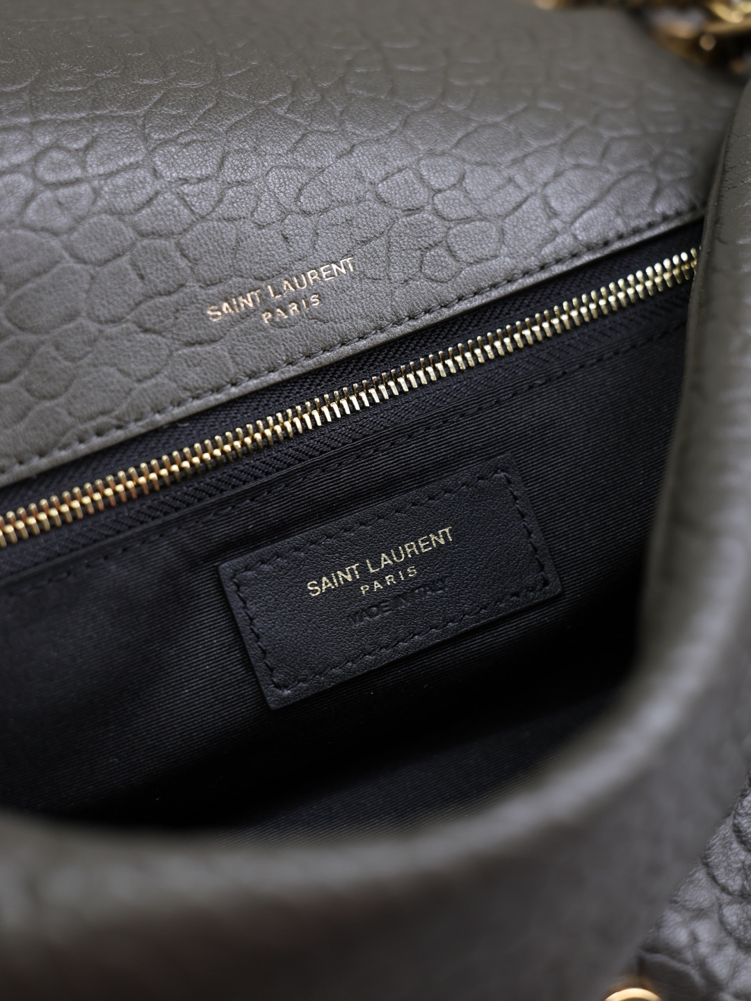 Y51 CALYPSO medium in grained lambskin 800916 30x15x7.5cm