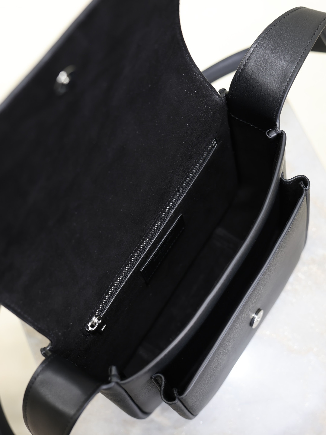 Y51 Sa1nt Lau*nt Niki small satchel in smooth leather 21x16x5cm