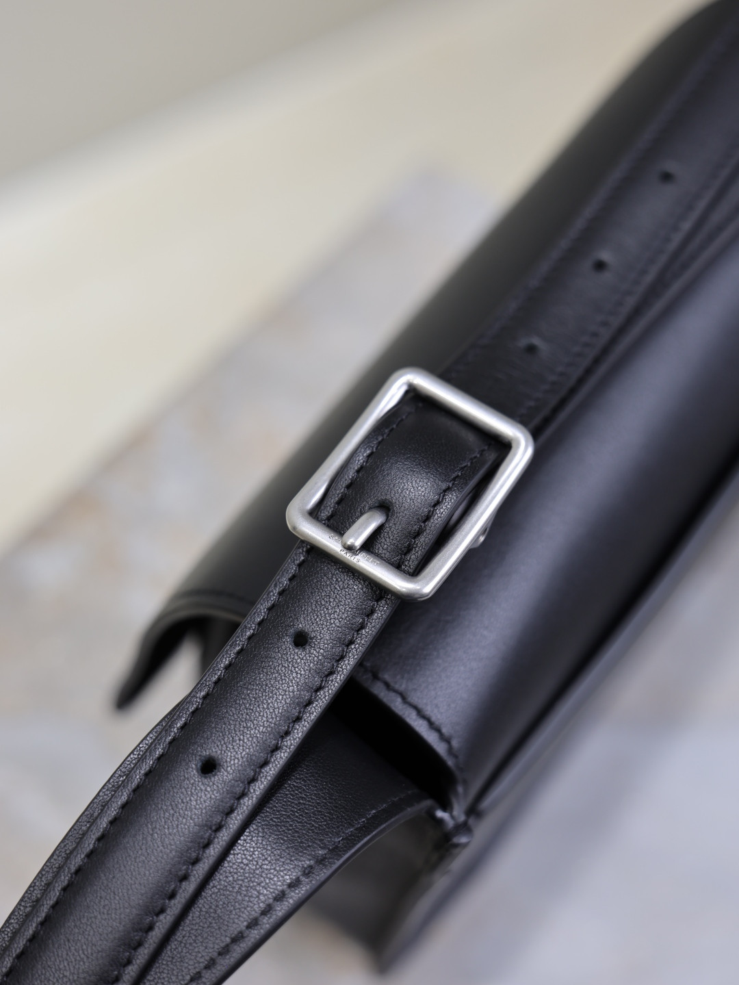 Y51 Sa1nt Lau*nt Niki small satchel in smooth leather 21x16x5cm