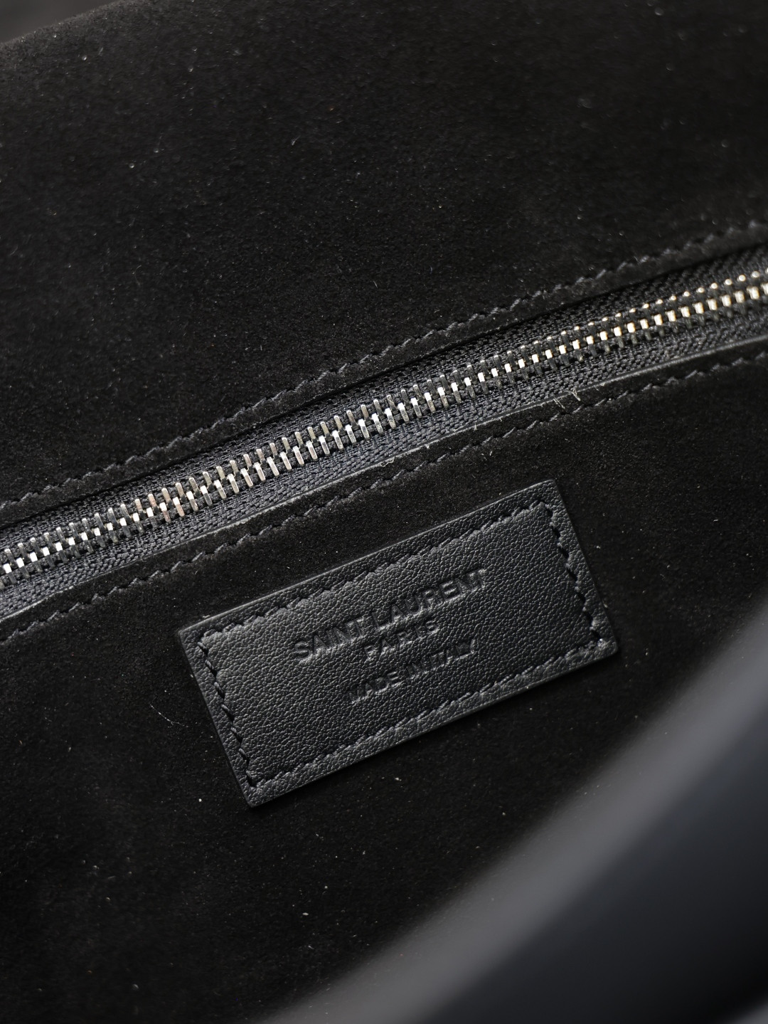 Y51 Sa1nt Lau*nt Niki small satchel in smooth leather 21x16x5cm