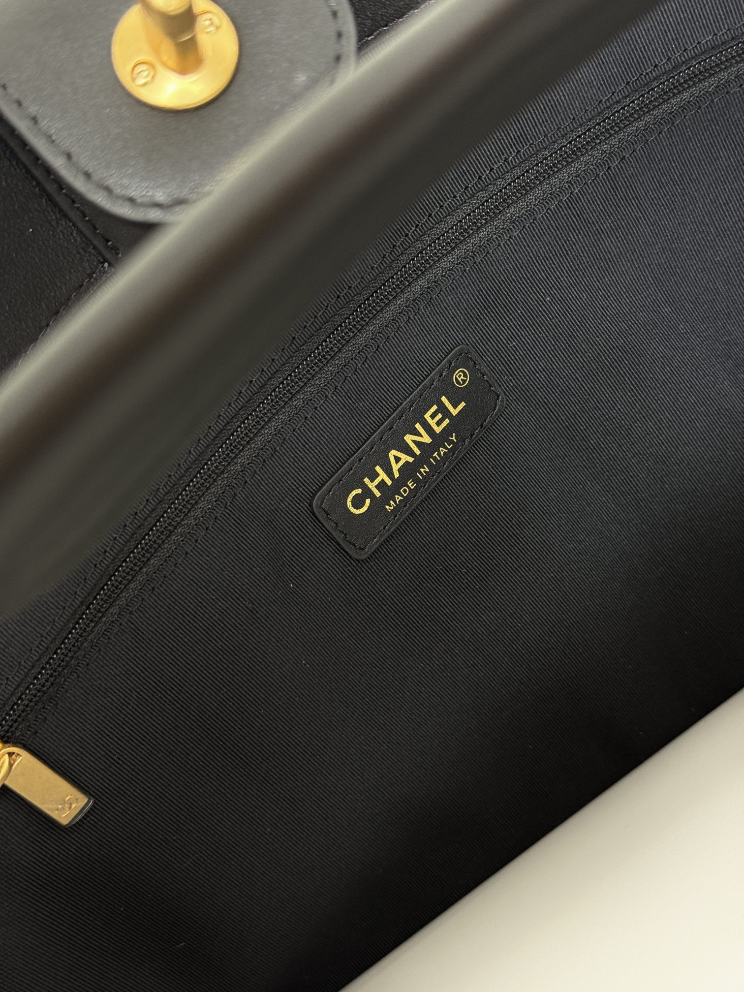 Ch**el Small Shopping Bag AS5634 24x36x14cm